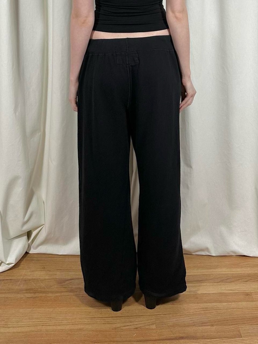Wide Leg Baggy Sweatpants - Picture 4 of 8